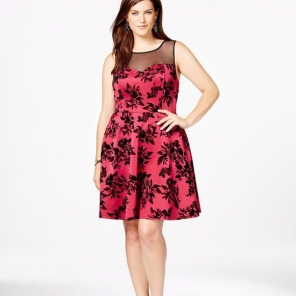 Burgundy and black fit and flare dress - Picture 6 of 8